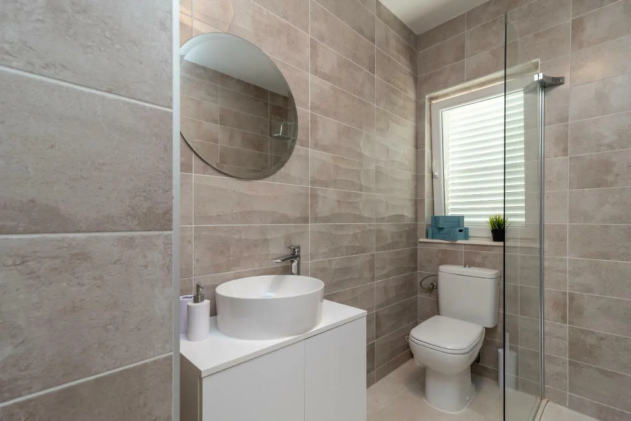 Apartment Lena Trogir 0*,