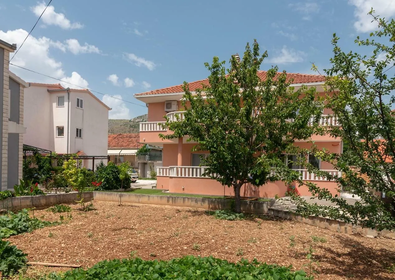 Apartment Lena Trogir