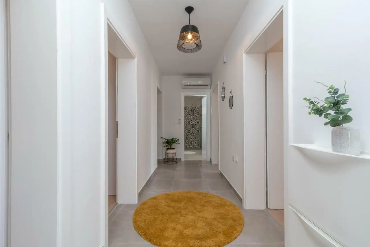 Apartment Lena Trogir 0*,  Croatia