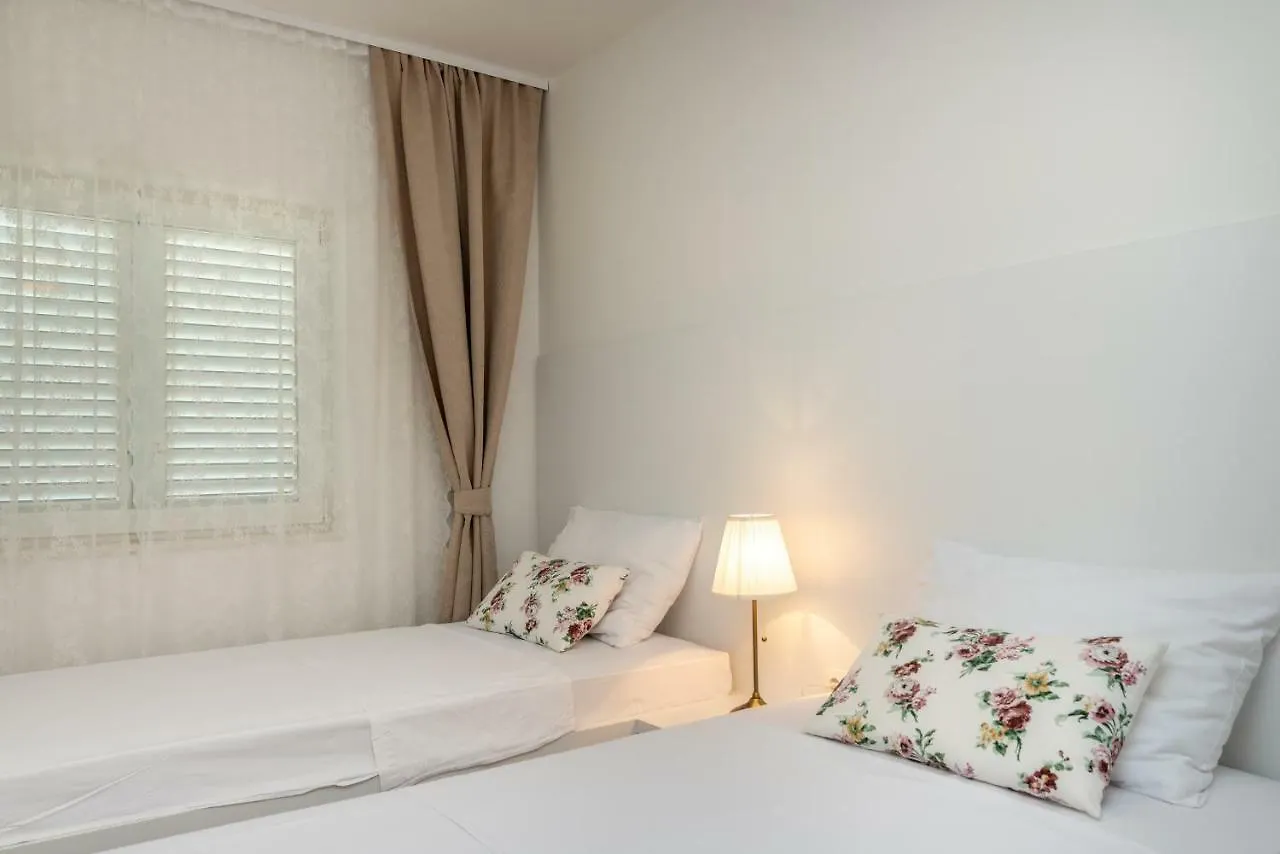 Apartment Lena Trogir